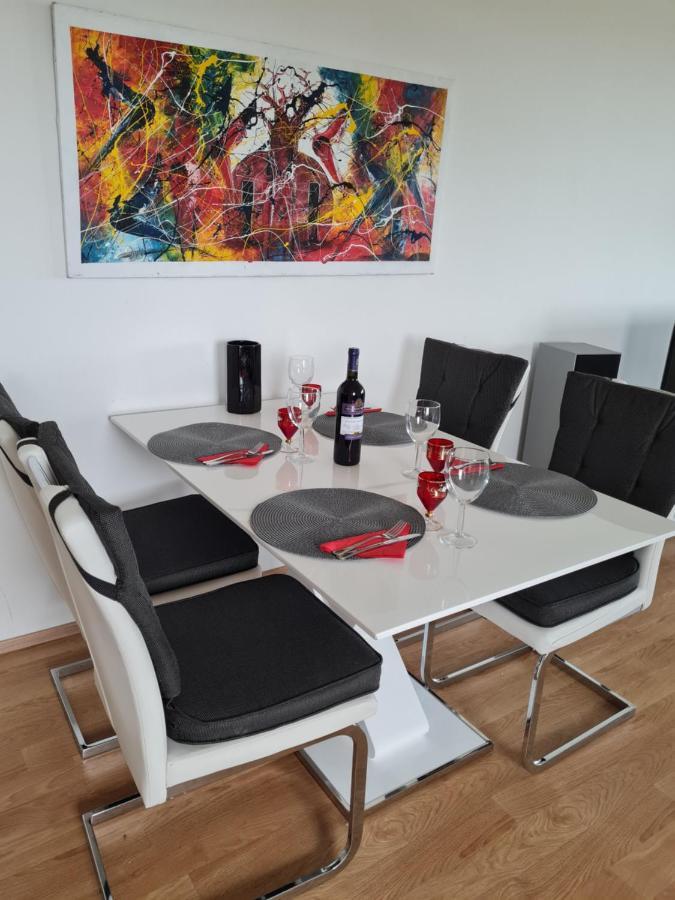 Prostorny 3 Pokojovy Apartman S Dvema Terasami Praag Buitenkant foto