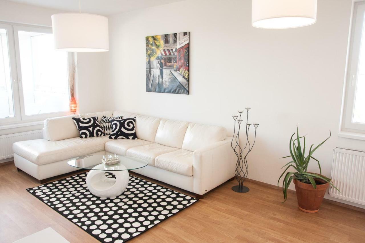 Prostorny 3 Pokojovy Apartman S Dvema Terasami Praag Buitenkant foto