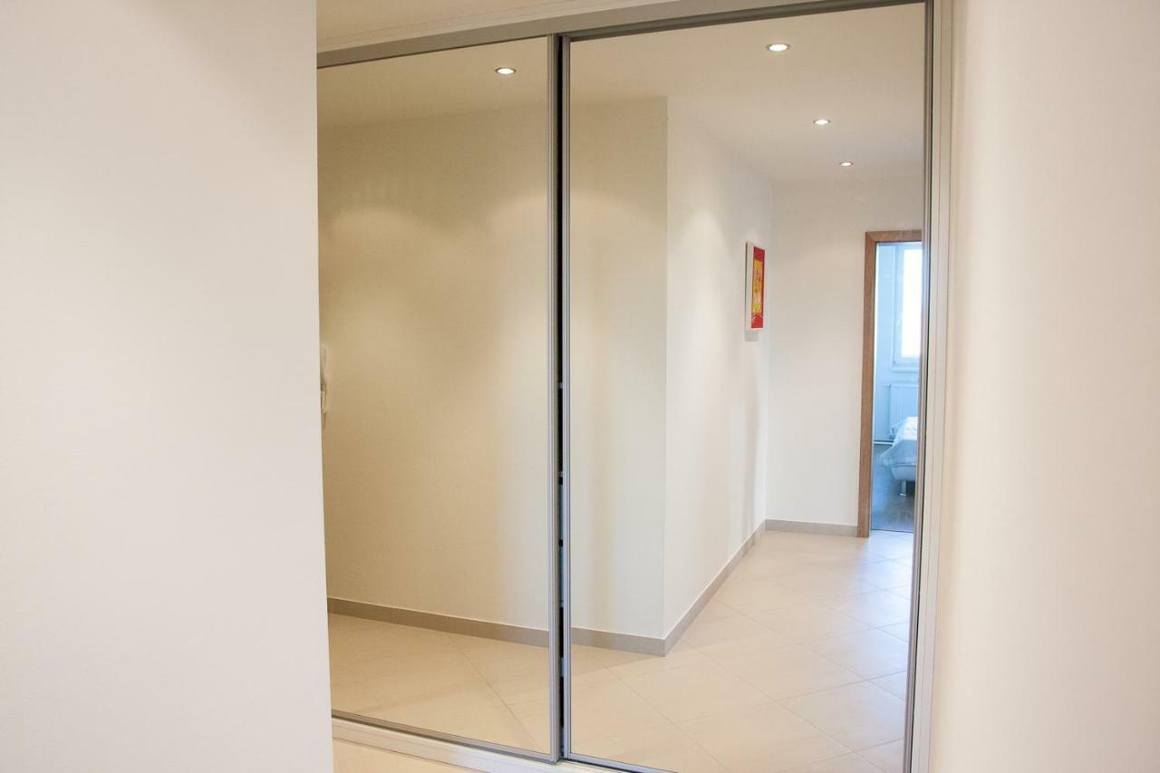 Prostorny 3 Pokojovy Apartman S Dvema Terasami Praag Buitenkant foto