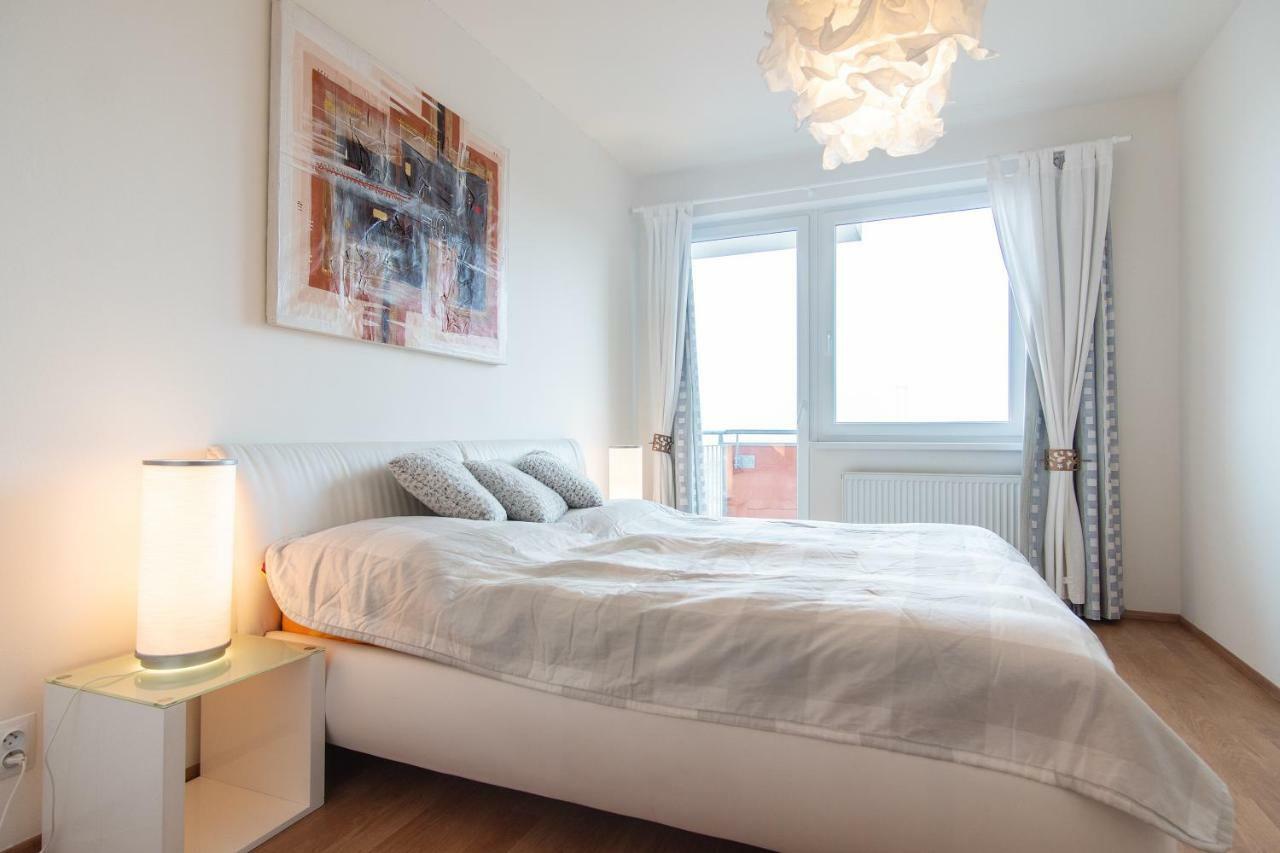 Prostorny 3 Pokojovy Apartman S Dvema Terasami Praag Buitenkant foto