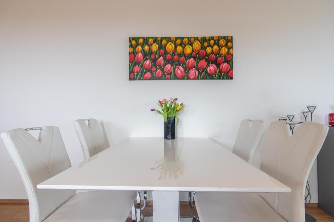 Prostorny 3 Pokojovy Apartman S Dvema Terasami Praag Buitenkant foto