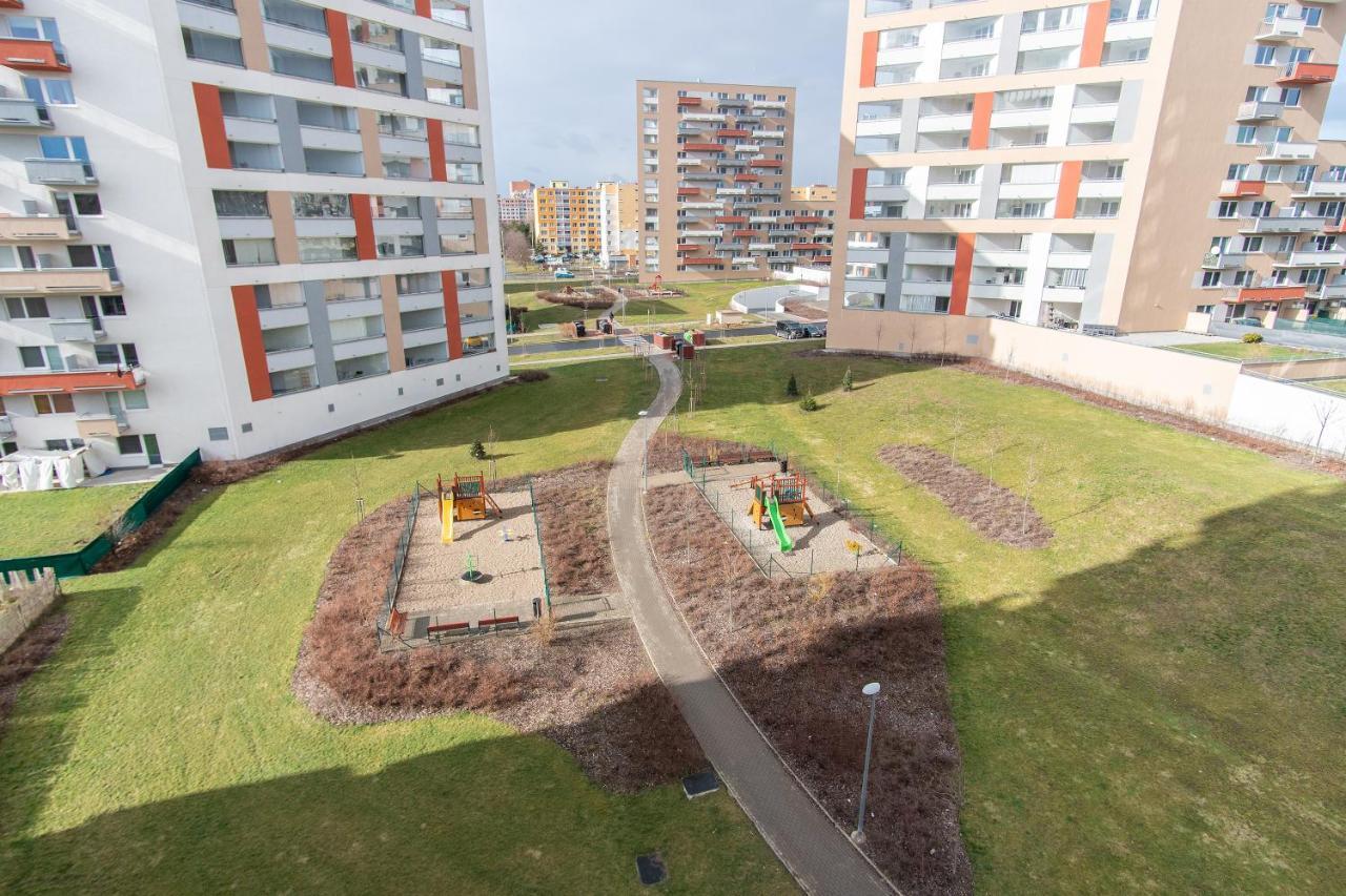 Prostorny 3 Pokojovy Apartman S Dvema Terasami Praag Buitenkant foto